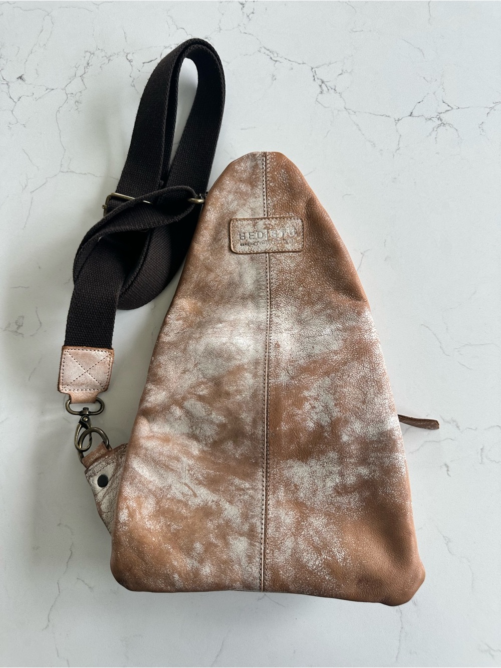 Bed Stu Distressed Andie Leather Sling Bag - Picture 2 of 5